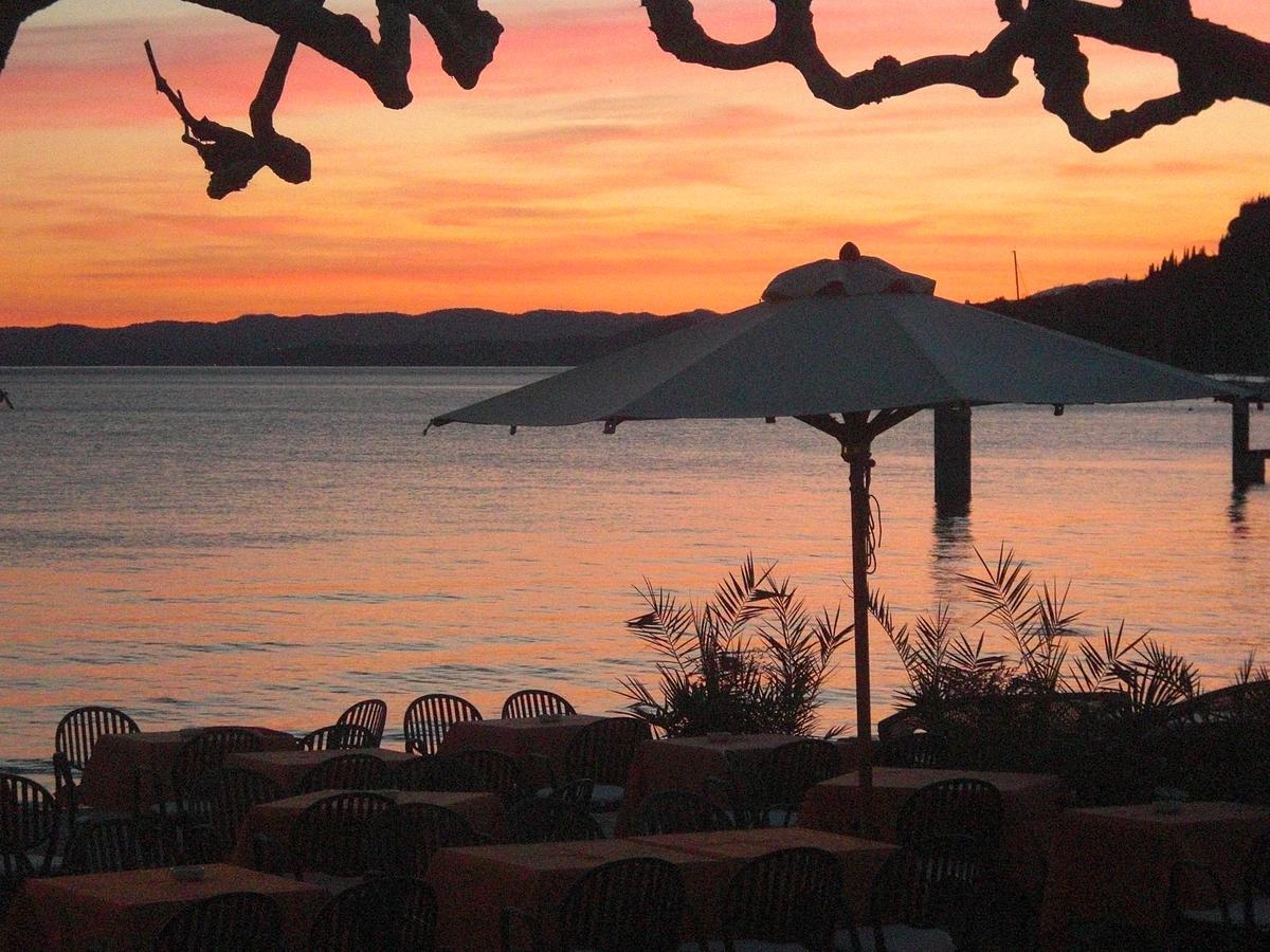 Hotel Tre Corone Garda  Exterior foto